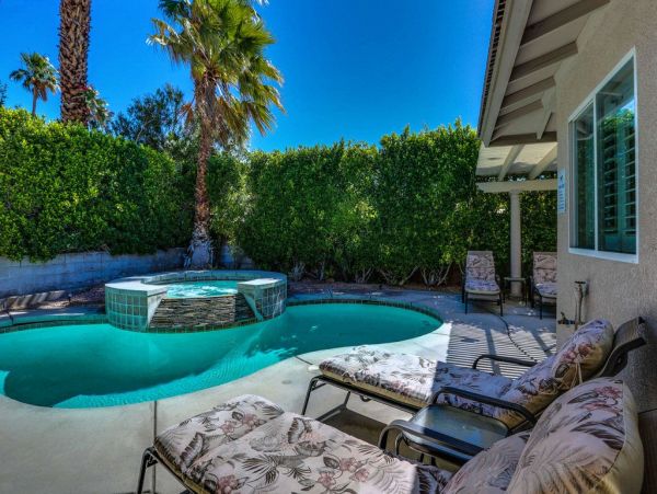 Palm Springs Home 948869