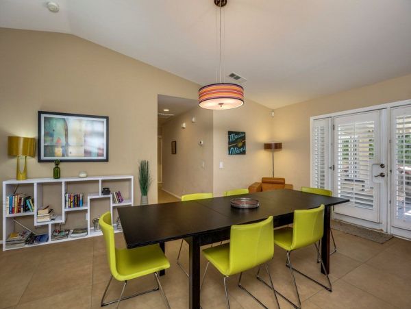 Palm Springs Home 948869