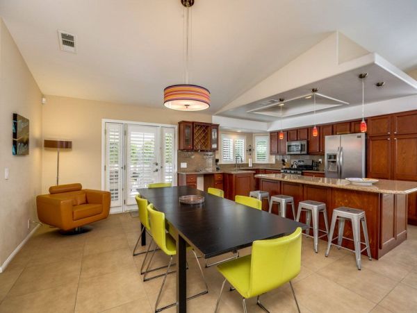 Palm Springs Home 948869