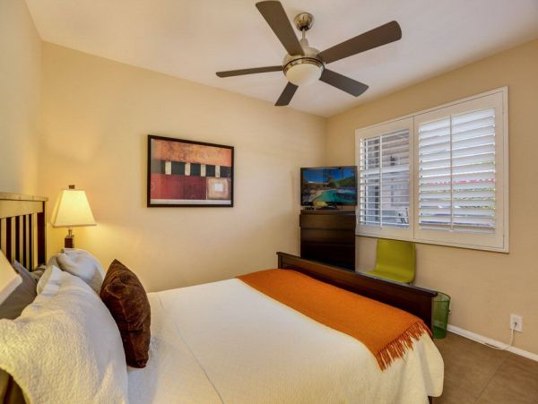 Palm Springs Home 948869