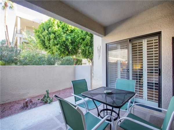 Palm Springs Home 948872