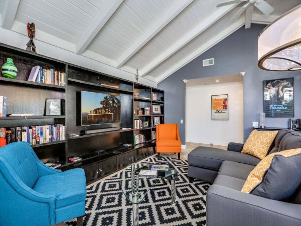 Palm Springs Home 948873