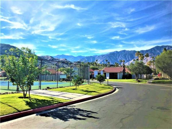 Palm Springs Home 948873