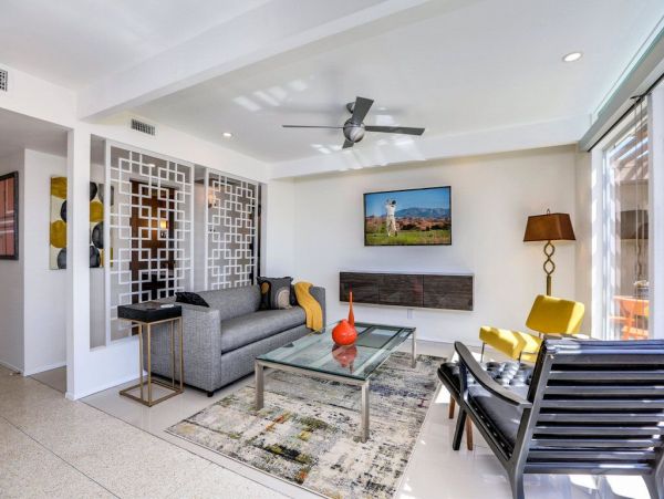 Palm Springs Home 948874