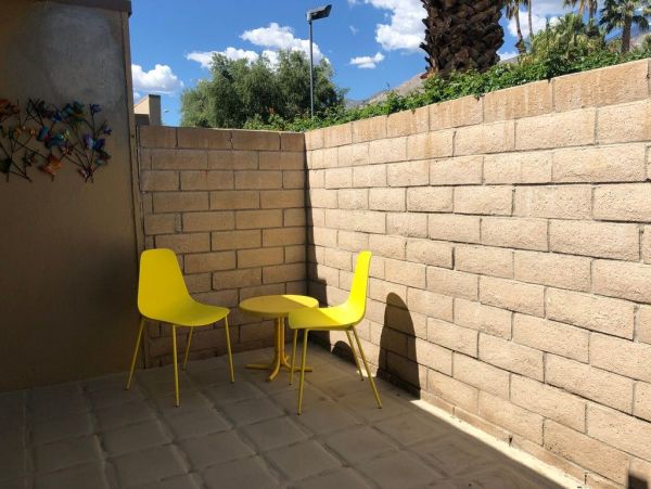 Palm Springs Home 948874