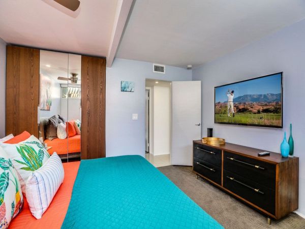 Palm Springs Home 948874