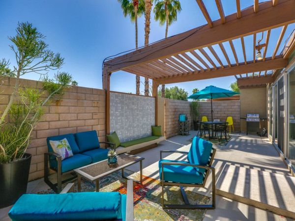Palm Springs Home 948874