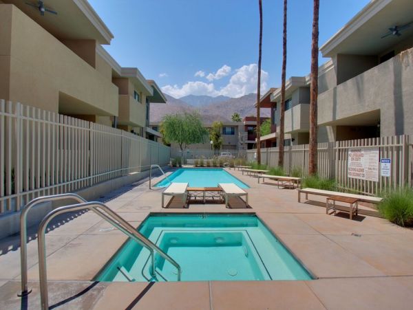 Palm Springs Home 948875