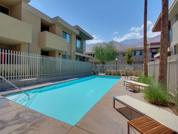 Palm Springs Home 948875