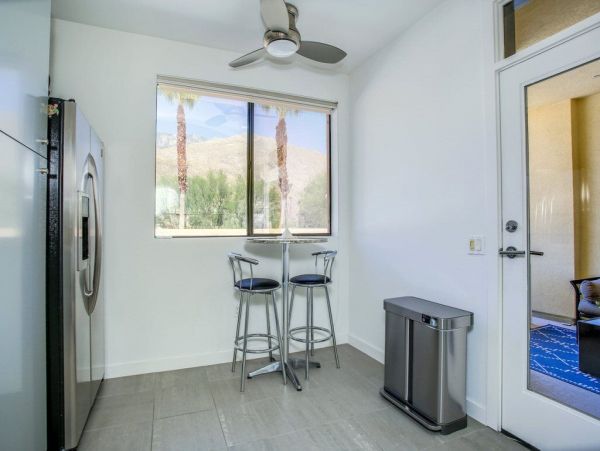 Palm Springs Home 948875