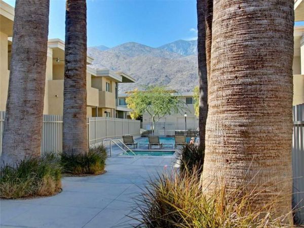 Palm Springs Home 948875