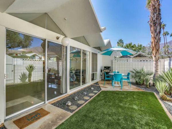 Palm Springs Home 948876