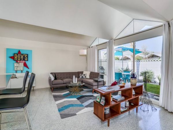 Palm Springs Home 948876