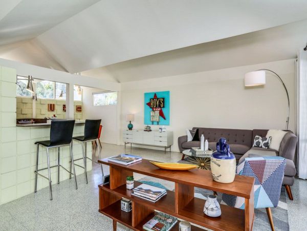 Palm Springs Home 948876