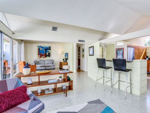 Palm Springs Home 948876