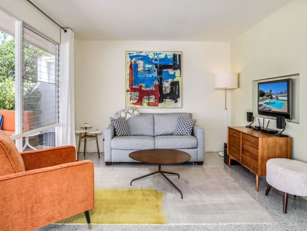Palm Springs Home 948876