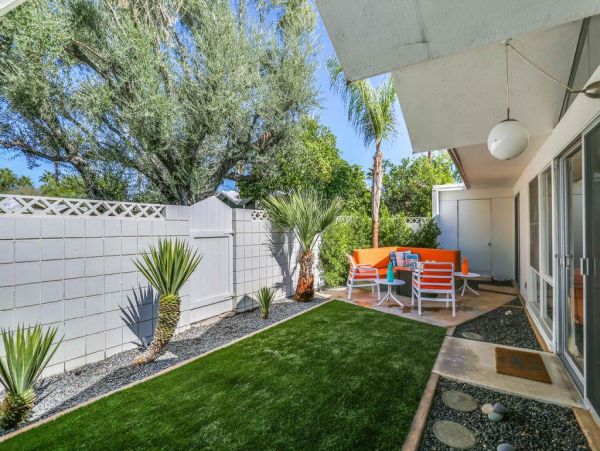 Palm Springs Home 948876