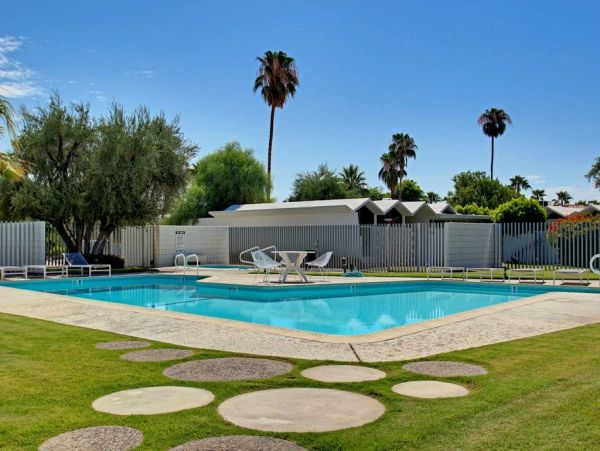 Palm Springs Home 948876