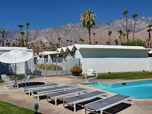 Palm Springs Home 948876
