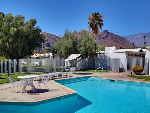 Palm Springs Home 948876