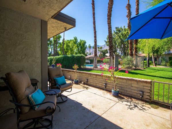 Palm Springs Home 948877