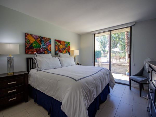 Palm Springs Home 948877