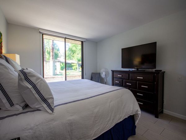 Palm Springs Home 948877