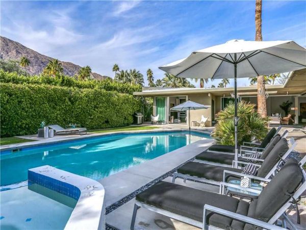 Palm Springs Home 948878