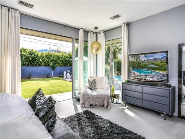 Palm Springs Home 948878