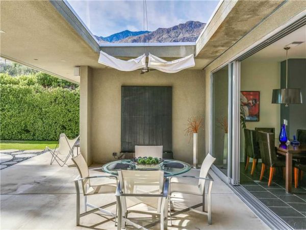 Palm Springs Home 948878