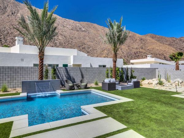 Palm Springs Home 948879