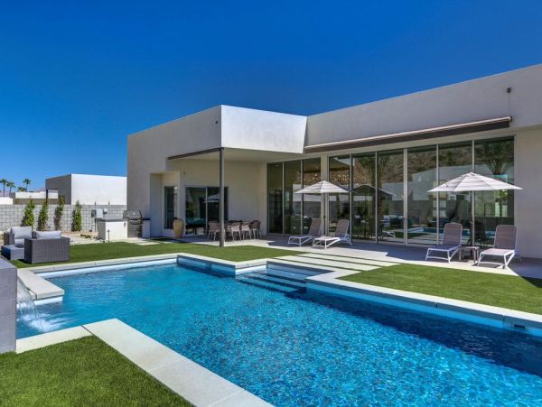 Palm Springs Home 948879