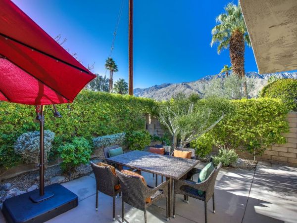 Palm Springs Home 948881