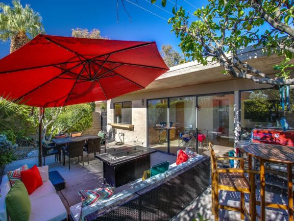 Palm Springs Home 948881