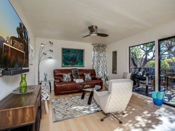 Palm Springs Home 948881
