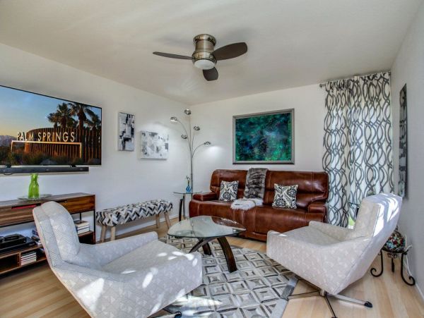 Palm Springs Home 948881