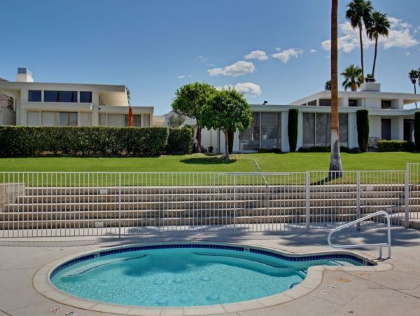 Palm Springs Home 948882