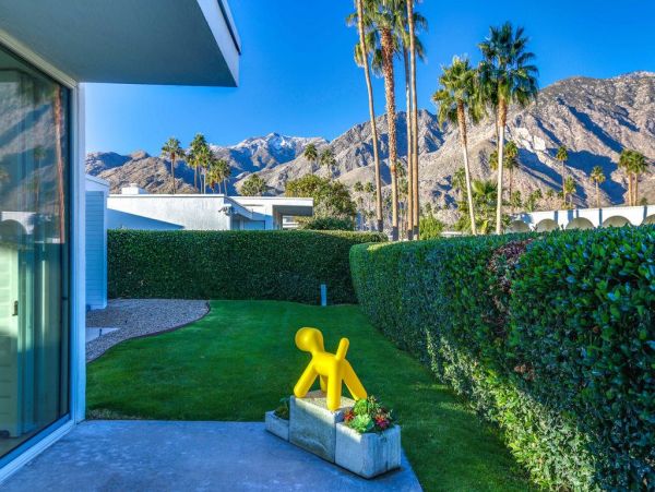 Palm Springs Home 948882
