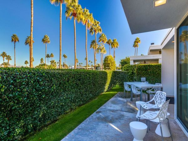 Palm Springs Home 948882