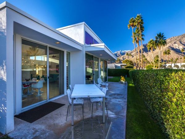 Palm Springs Home 948882