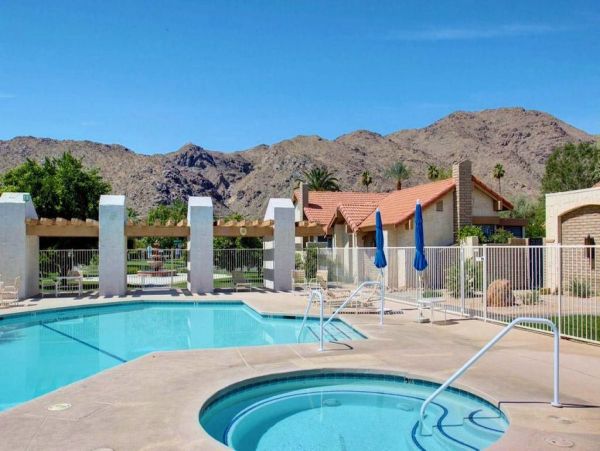 Palm Springs Home 948883