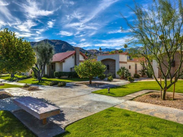 Palm Springs Home 948883