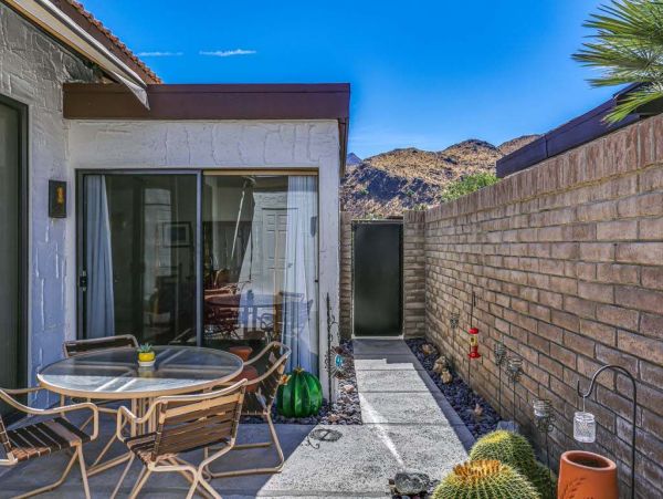 Palm Springs Home 948883