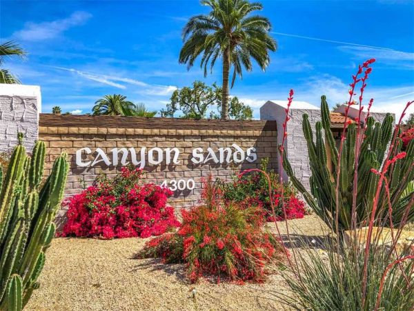 Palm Springs Home 948883
