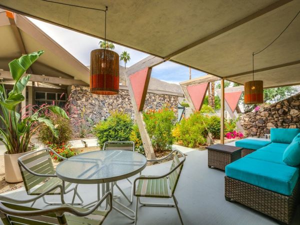 Palm Springs Home 948884