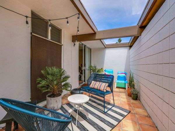 Palm Springs Home 948884