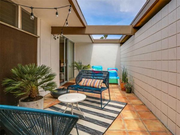 Palm Springs Home 948884