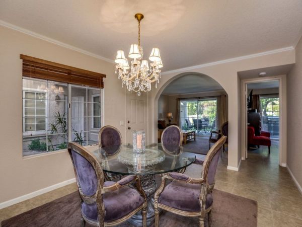 Palm Springs Home 948885