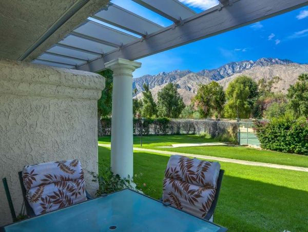 Palm Springs Home 948885