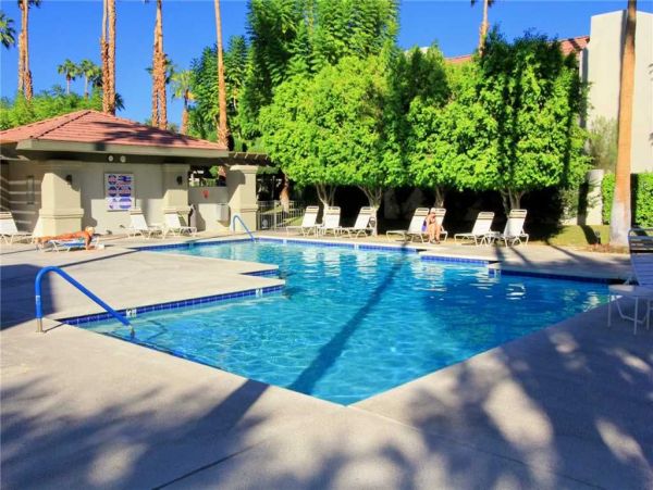 Palm Springs Home 948886